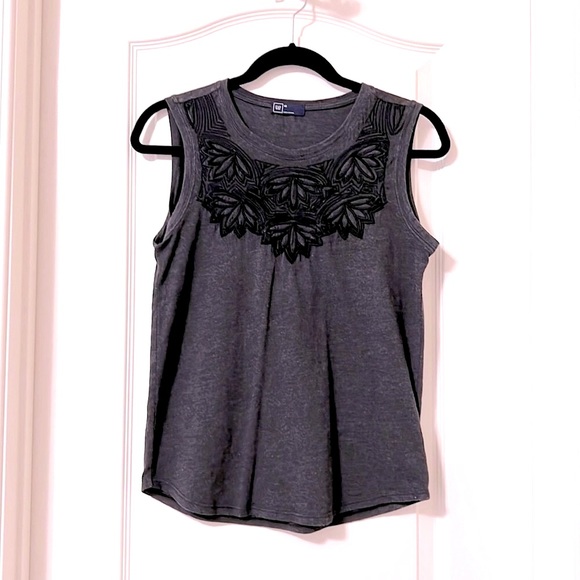 GAP Gray Embroidered Tank Top - Picture 1 of 14